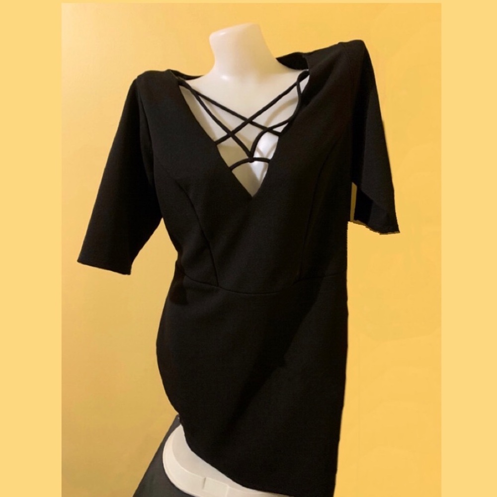 Charlotte Russe V-Neck Strappy Midi/Mini Dress